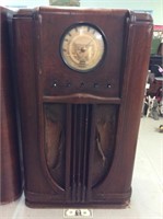 Antique silvertone tube console radio