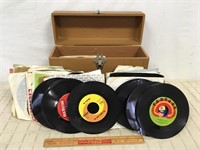 VINTAGE RECORD CASE WITH LARGE LOT OF 45'S