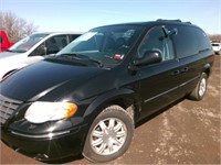 Used 2005 Chrysler Town And Country 2c8gp54l95r582