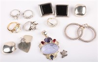 MIXED LOT OF STERLING SILVER JEWELRY