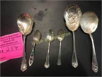 6 spoons 3 service spoons 3 smaller one with