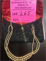 Faux Pearl necklace with case