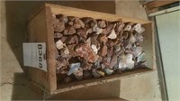 Small crate w/ pieces of agate & small rocks