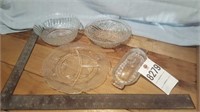 Group of 4 glass pieces - assorted