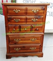 Wooden 5-Drawer Chest of Drawers