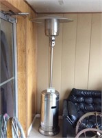 Safari outdoor tall patio heater uses propane