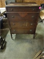 ANTIQUE WOOD 4 DRAWER CHEST