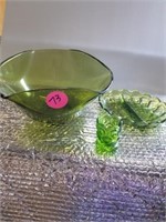 BEAUTIFUL GREEN CHIP BOWL AND EXTRAS