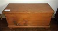 41" pine 6-board blanket chest