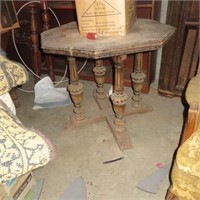 OLD OAK OCTAGON PARLOR TABLE