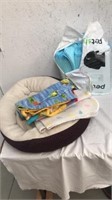 Pet pads, dog bed, with dog blankets