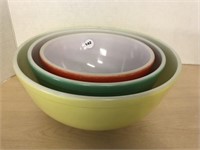 3 Coloured Pyrex Mixing Bowls