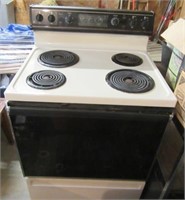 GE electric stove, Works.