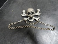 Skull belt buckle with chain