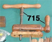 Wooden screw box with corresponding tap
