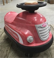 Plastic radio Flyer ride on toy