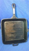 10" Old Mountain cast iron pan