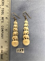 Beautiful pair of ivory earrings, 5 elephants stan