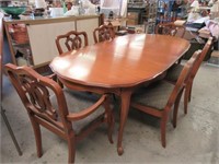 Dining Room Table w/6 Chairs -3 Leaves -2 Shown in