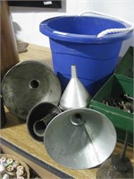 Blue bucket with 6 funnels & 2 oil cans