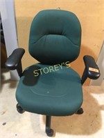 Pallidium task chair, green fabric on black frame