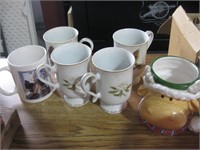 Lot of Pair of Colonial Figures & Mugs