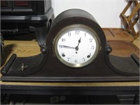 Vintage Mantle Clock (Works!)