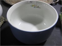 Hall's Superior Quality Kitchenware Mixing Bowl