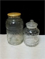 Good pair of storage jars biiher one is approx 12