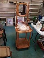 Old fashioned bowl & pitcher n wash stand