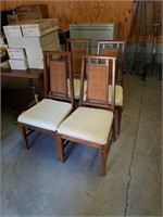 Group of 4 table chairs