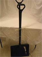 2 Plastic Snow Shovels