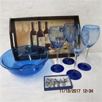 Set of 4 blue glass wine glasses, pyrex bowl,