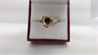 14kt Emeraldwhite sapphire ring