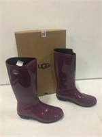 UGG BOOT SIZE 8