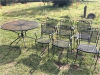 Very nice iron picnic table & 6 chairs