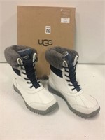 UGG BOOT SIZE 9