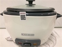 BLACK AND DECKER PRESSURE RICE COOKER (USED)