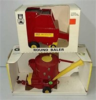 2x- NH Round Baler & Grinder Mixer NIB