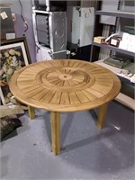 The Lazy Susan Outdoor Table