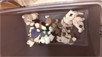 Large tub with Boyds Bears, and has the lid,