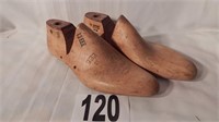 PAIR OF OLD WOODEN SHOE FORMS SIZE 13 EEE