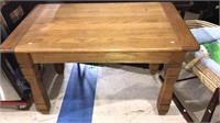 Solid oak kitchen table with nice heavy square