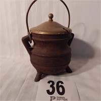 3 LEGGED POT WITH BRASS LID 8"