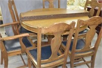 Round Oak Table and Chair Set