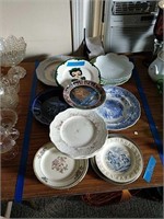 Lot of plates as shown