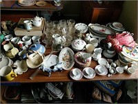 Table lot of miscellaneous China glassware