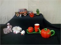 Tomato tea set / missing creamer, Oriental
