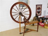 Antique Wool Spinning Wheel ~ In A1 Condition