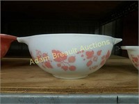 Vintage Pyrex gooseberry 2 1/2 quart mixing bowl